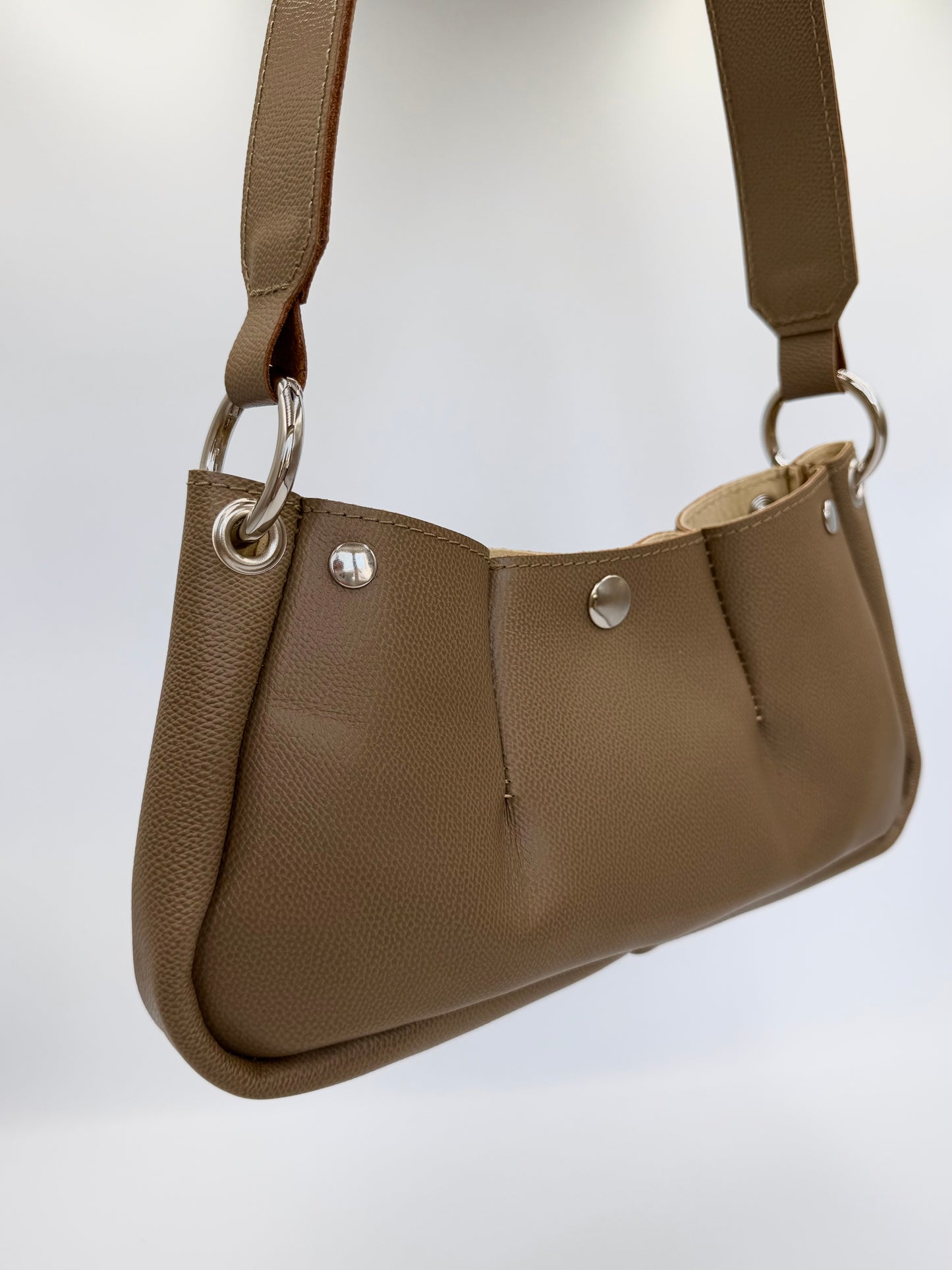 Sac Thora kaki