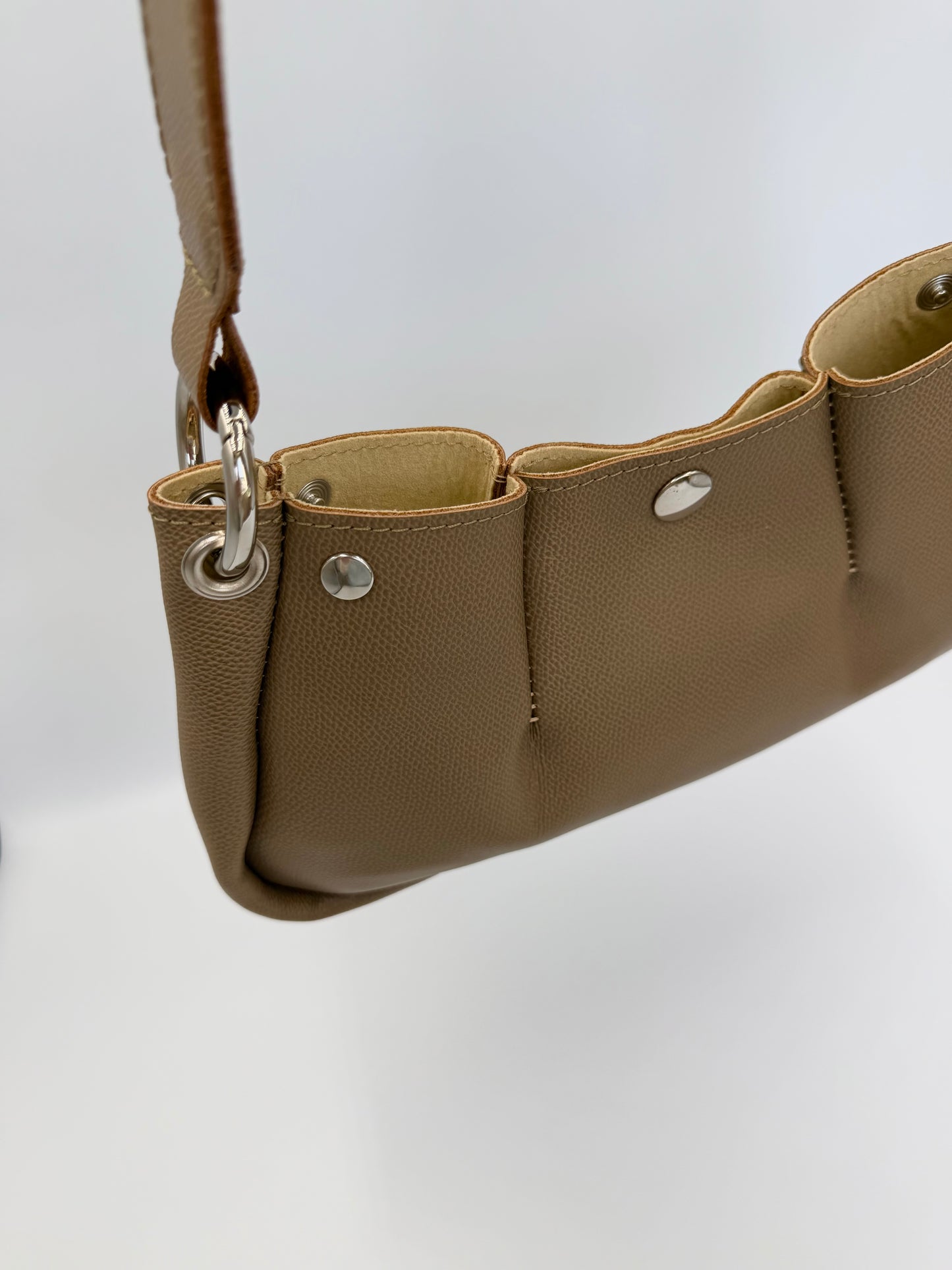 Sac Thora kaki